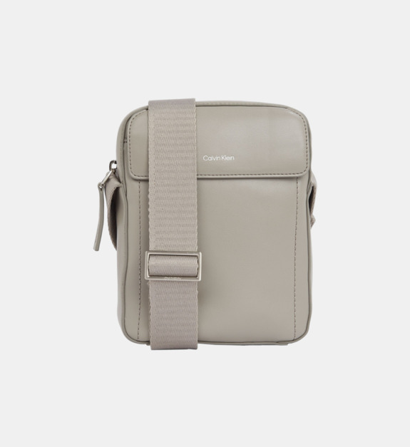 calvin klein - Sacoche Reporter enduite - Beige